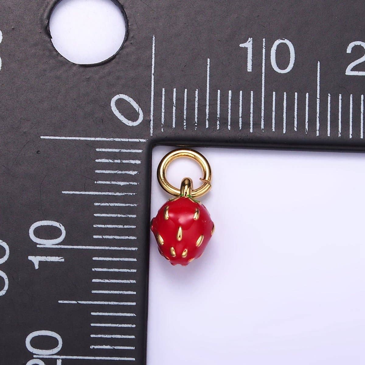 Mini Strawberry Charm | C666