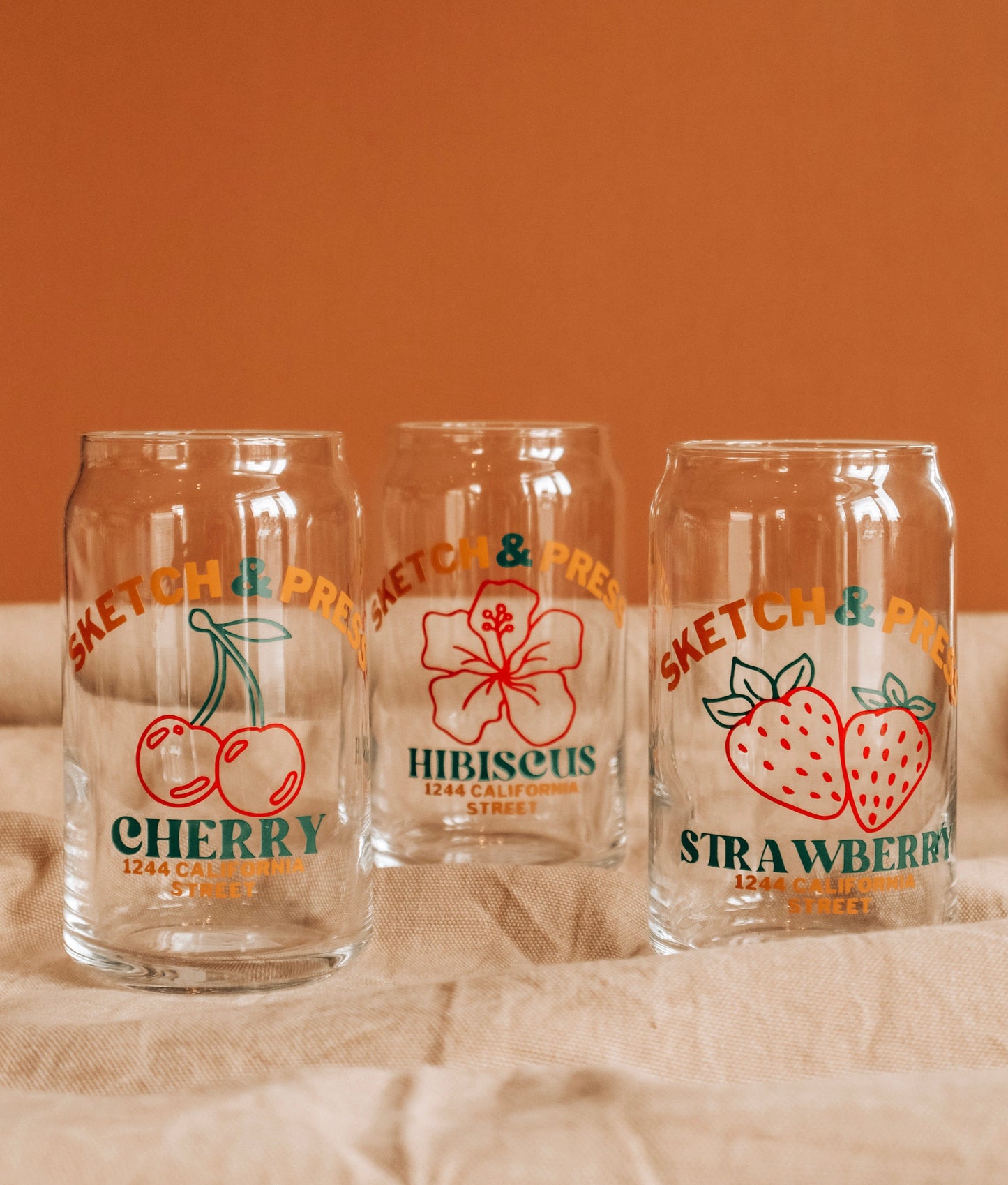 Sketch Strawberry Glass Can