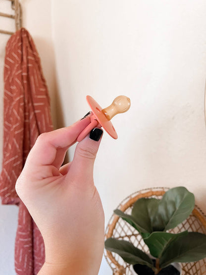 Itzy Soother™ Natural Rubber Paci Set