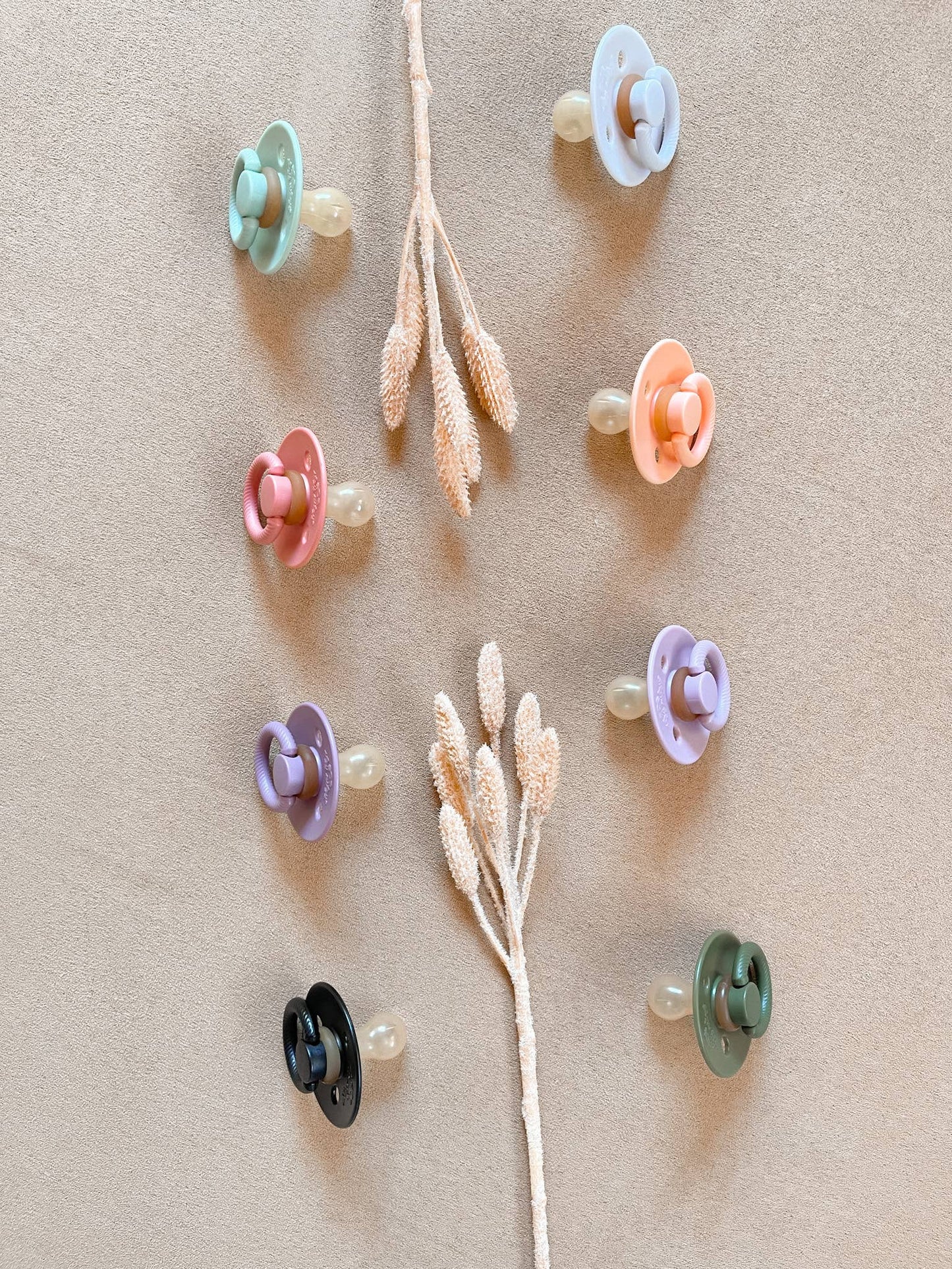 Itzy Soother™ Natural Rubber Paci Set